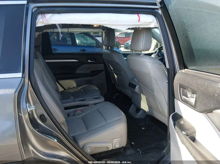 2016 TOYOTA HIGHLANDER XLE V6