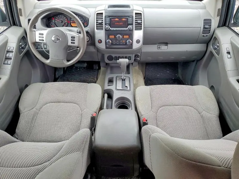 2017 NISSAN FRONTIER SV  