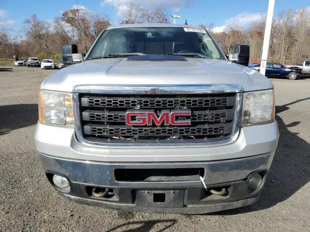 2011 GMC SIERRA K2500 SLE  