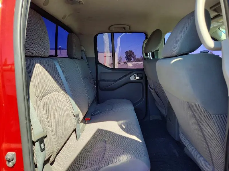 2016 NISSAN FRONTIER SV  