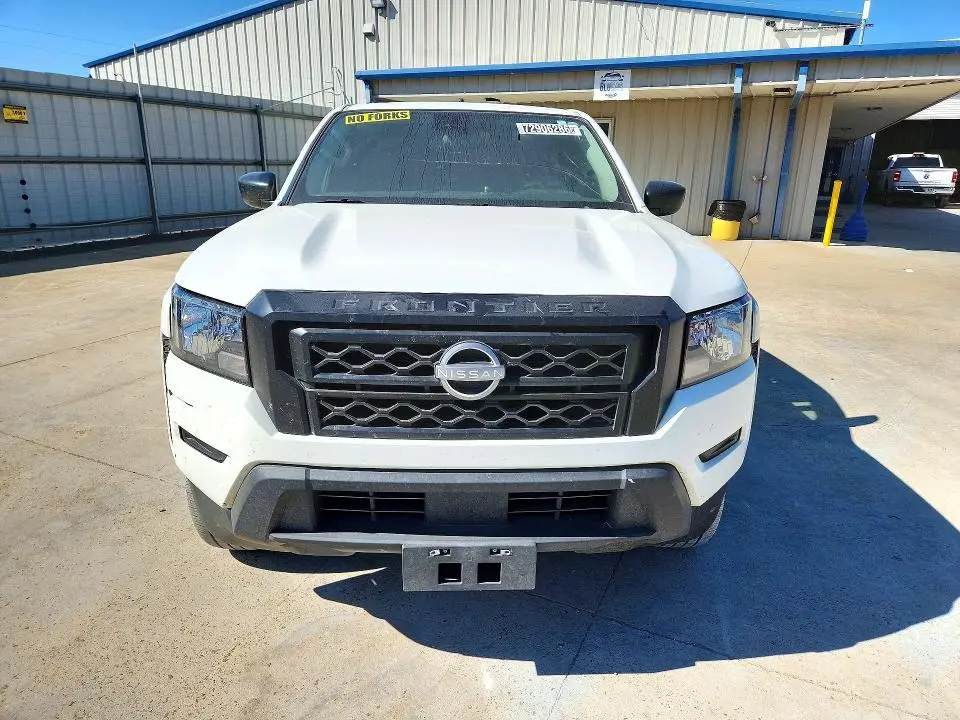 2024 NISSAN FRONTIER S  