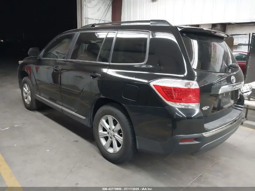 2013 TOYOTA HIGHLANDER SE V6
