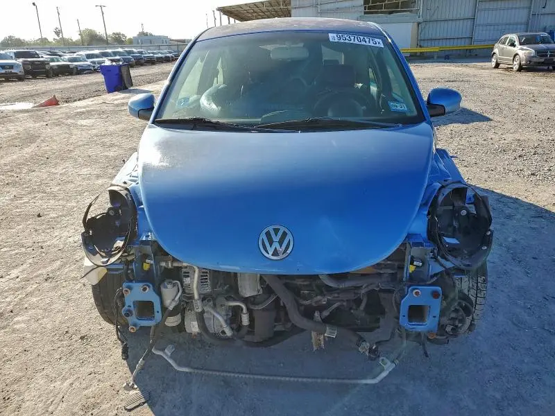 2010 VOLKSWAGEN NEW BEETLE   