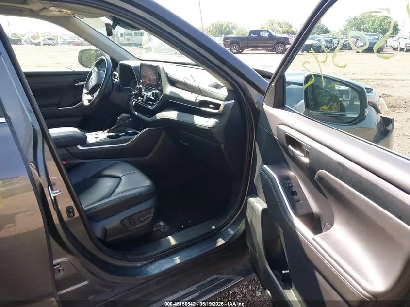 2023 TOYOTA HIGHLANDER XLE