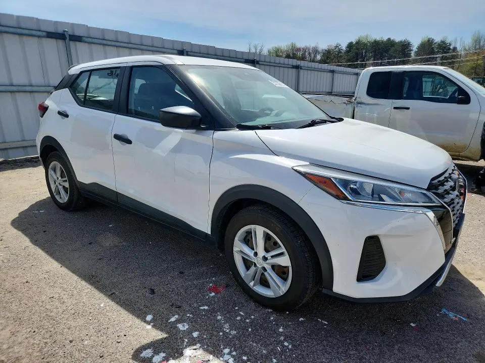 2021 NISSAN KICKS S  