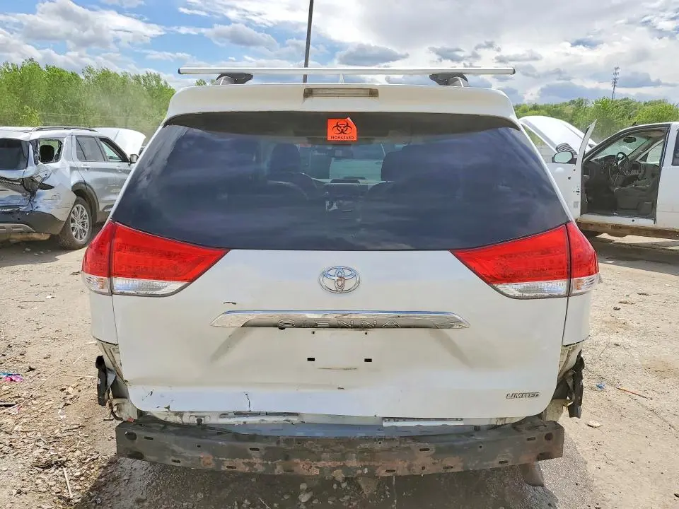 2013 TOYOTA SIENNA LIMITED 7-PASSENGER  