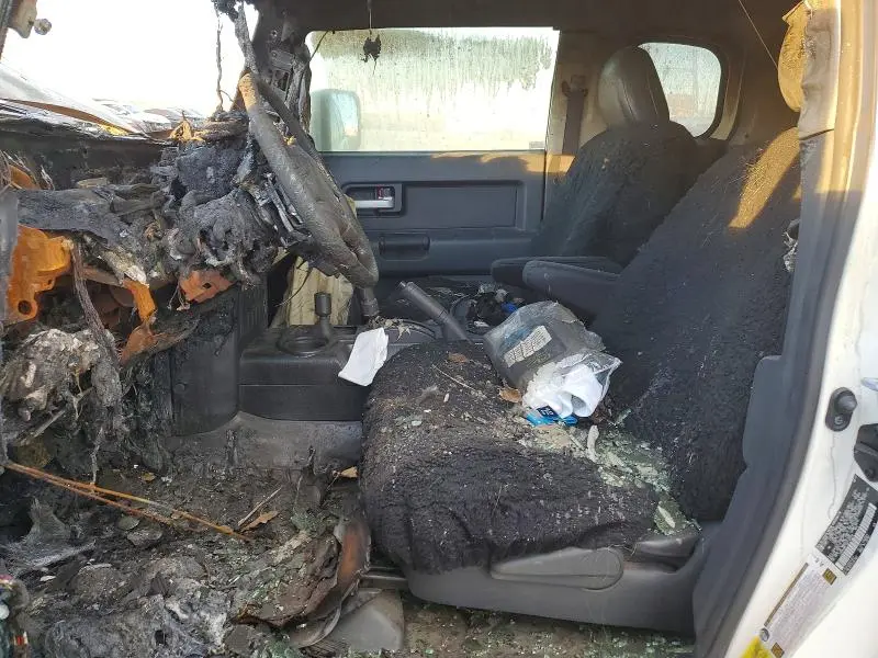 2013 TOYOTA FJ CRUISER BASE  