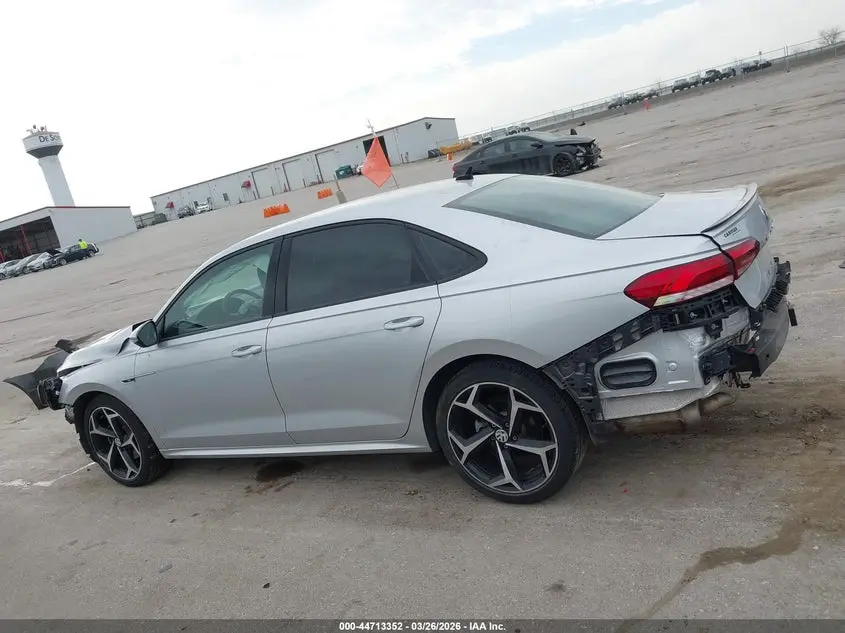 2020 VOLKSWAGEN PASSAT 2.0T R-LINE