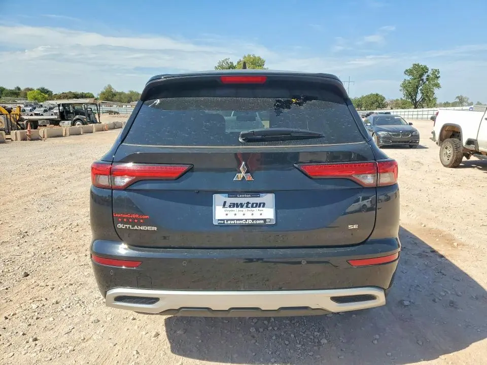 2024 MITSUBISHI OUTLANDER SE  