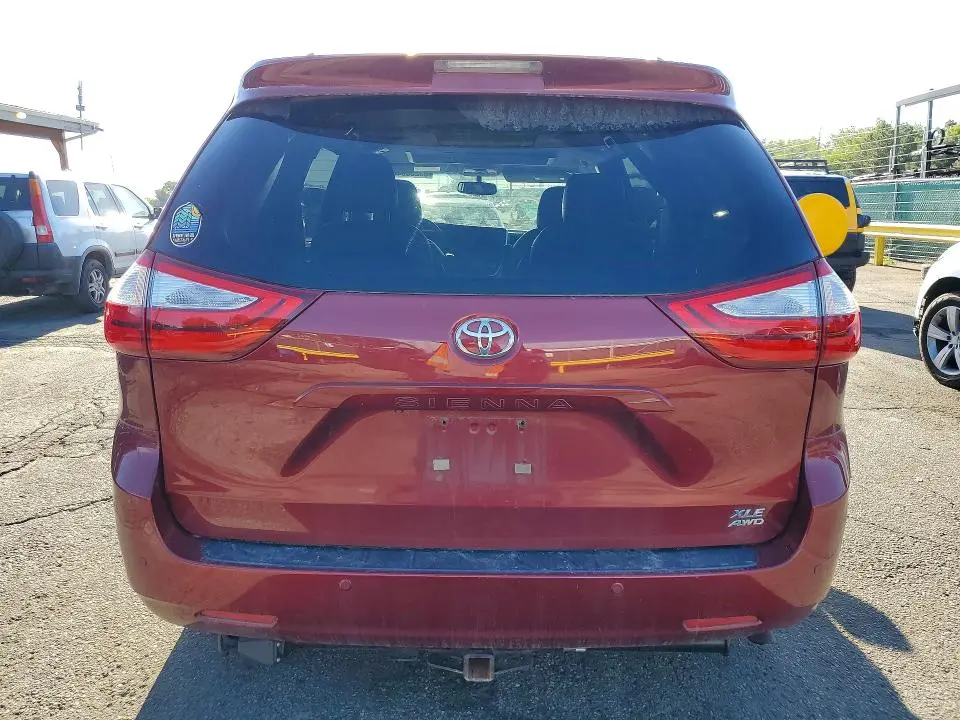 2015 TOYOTA SIENNA XLE 7-PASSENGER  