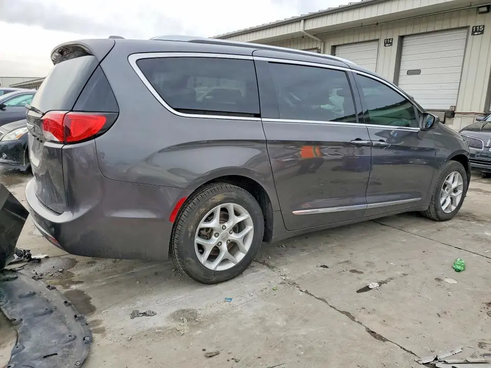 2017 CHRYSLER PACIFICA TOURING L PLUS  