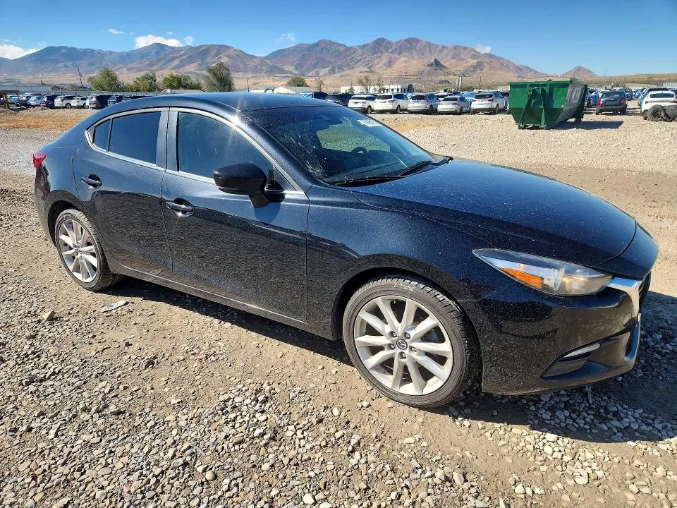 2017 MAZDA 3 TOURING  
