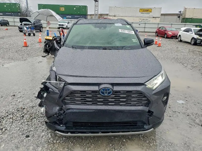 2019 TOYOTA RAV4 XSE  