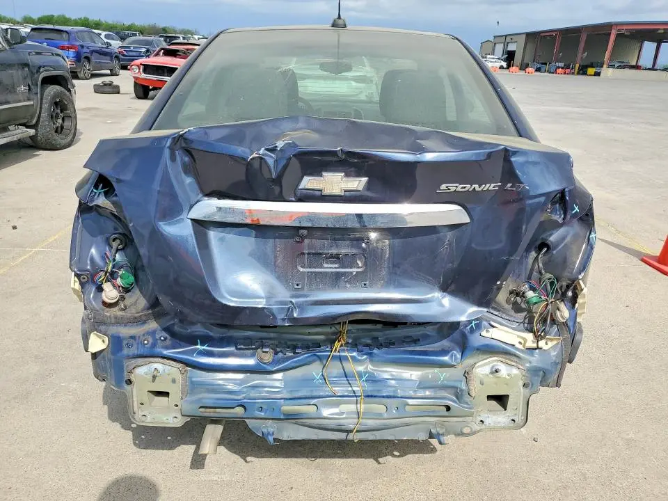 2016 CHEVROLET SONIC LT  