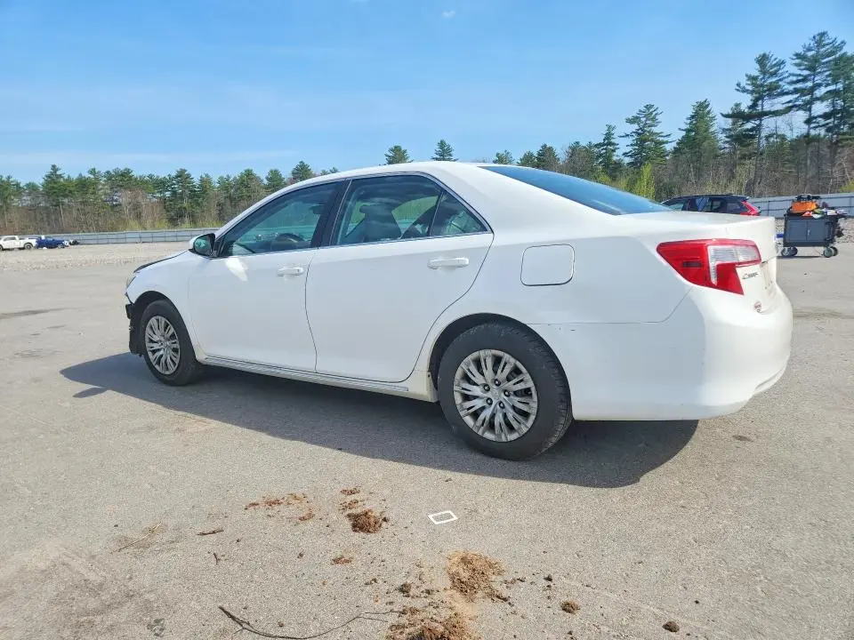2014 TOYOTA CAMRY LE  