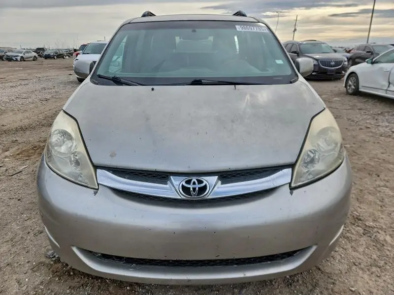 2010 TOYOTA SIENNA XLE  