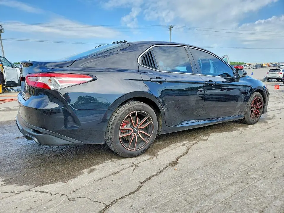 2018 TOYOTA CAMRY LE  
