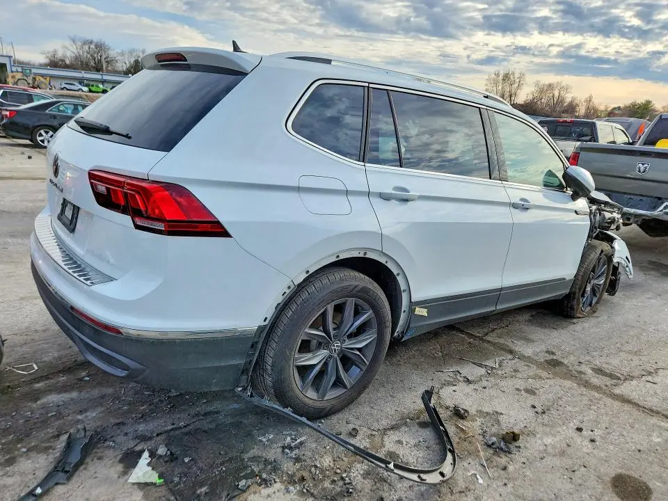 2022 VOLKSWAGEN TIGUAN SE  