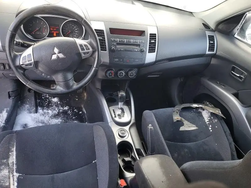 2012 MITSUBISHI OUTLANDER SE  