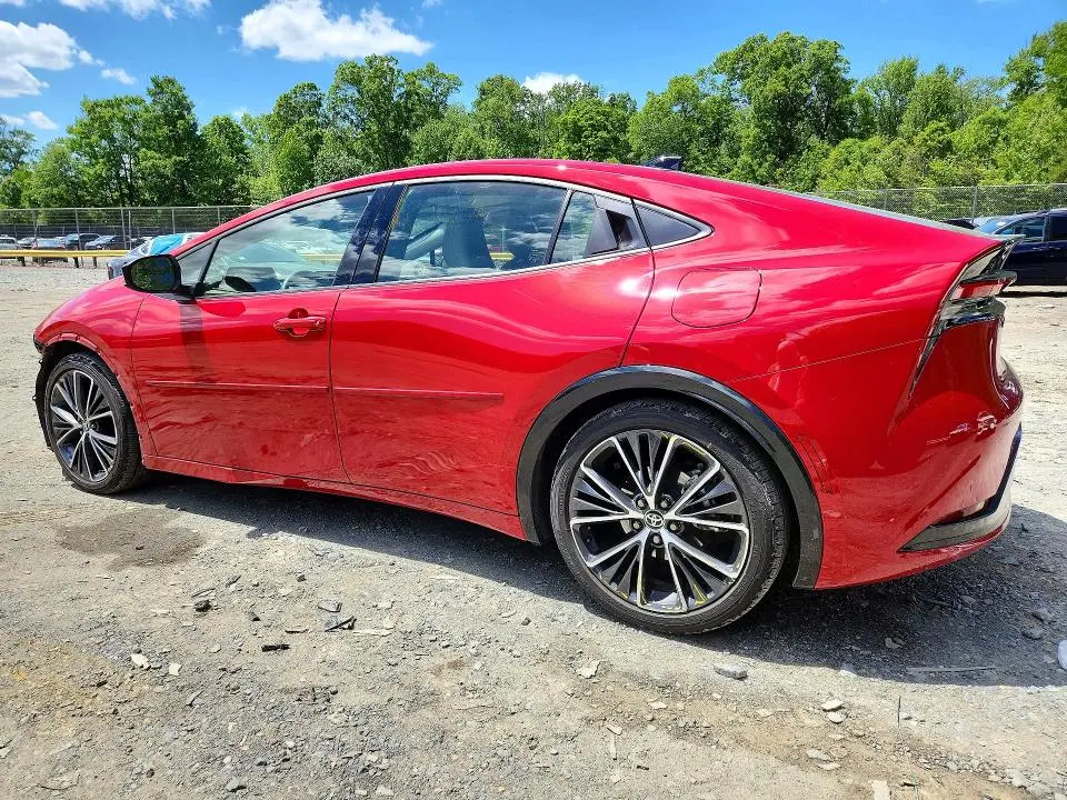 2024 TOYOTA PRIUS XLE  