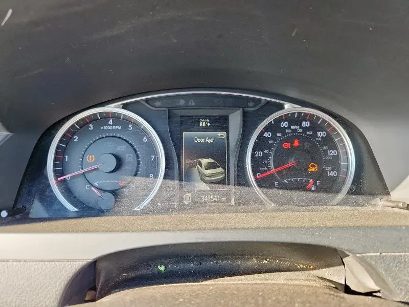 2015 TOYOTA CAMRY LE  