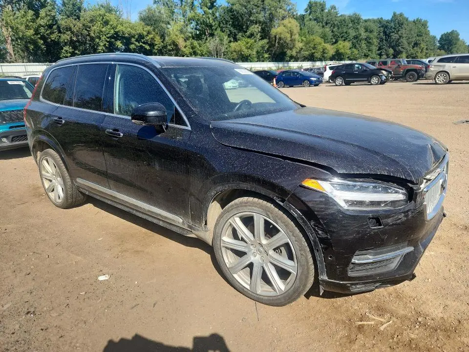 2016 VOLVO XC90 T6  