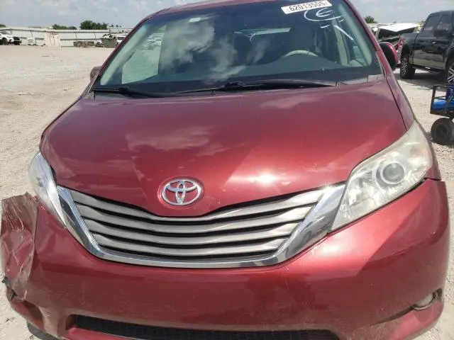 2011 TOYOTA SIENNA XLE  