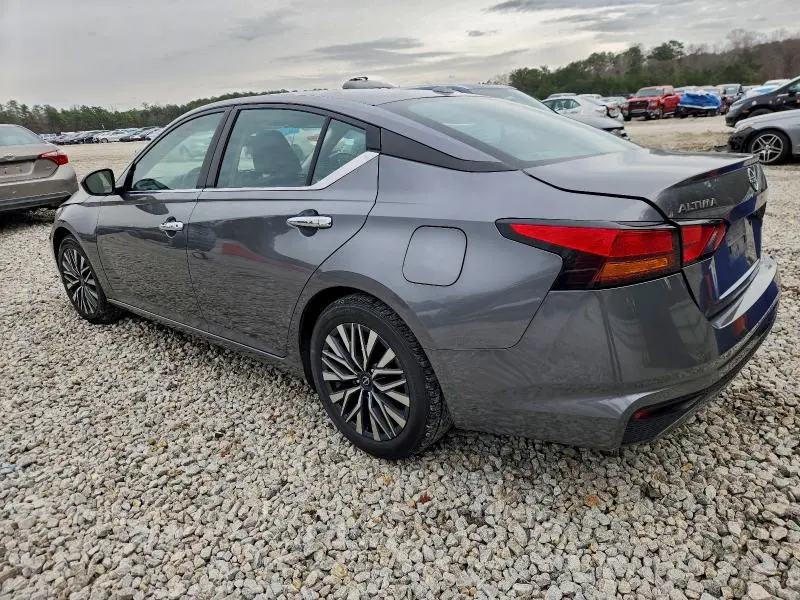 2024 NISSAN ALTIMA SV  