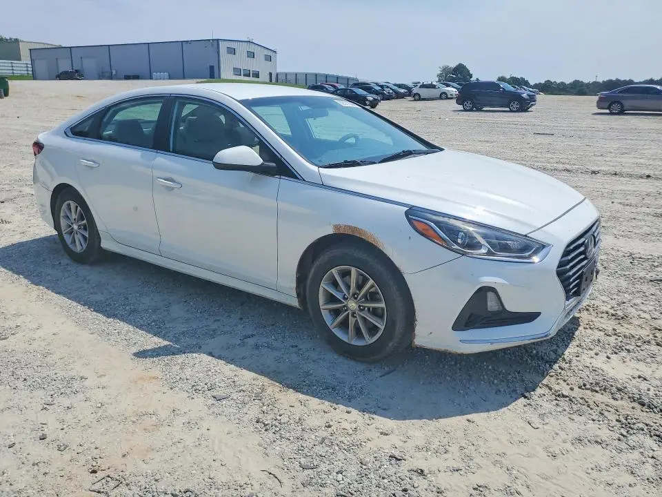2018 HYUNDAI SONATA SE  