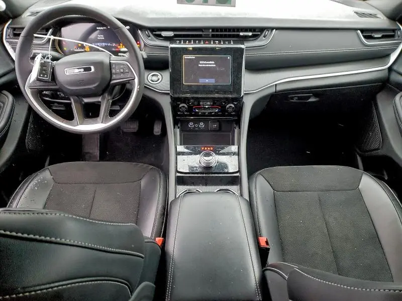 2024 JEEP GRAND CHEROKEE LAREDO  