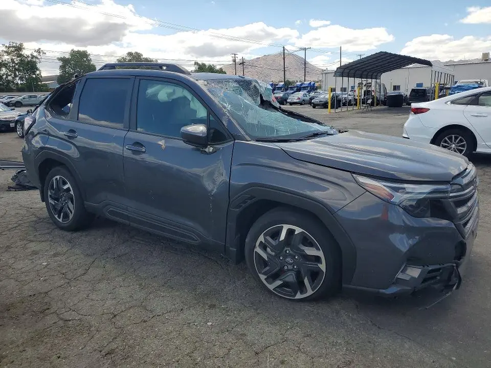 2025 SUBARU FORESTER LIMITED  
