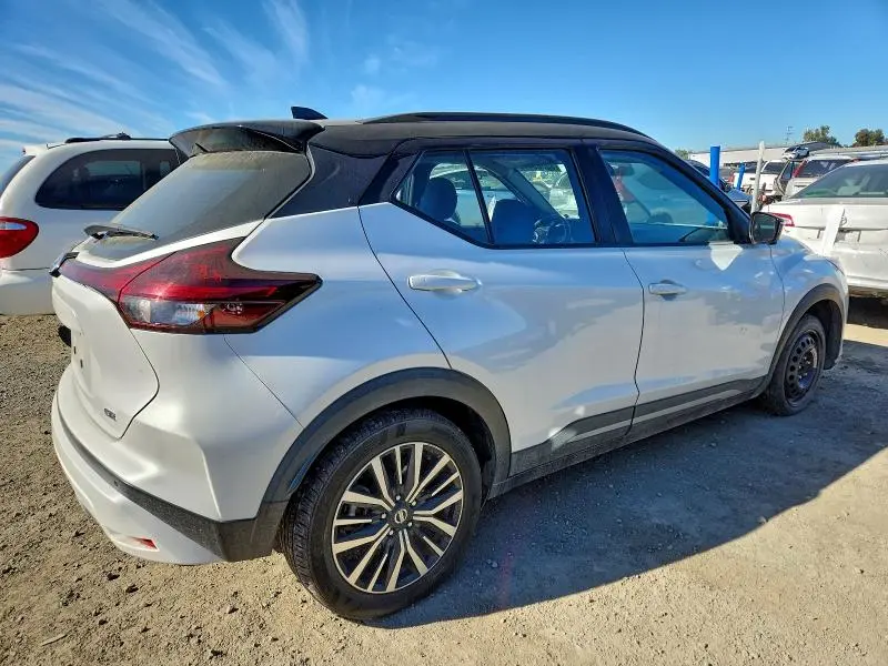 2021 NISSAN KICKS SR  
