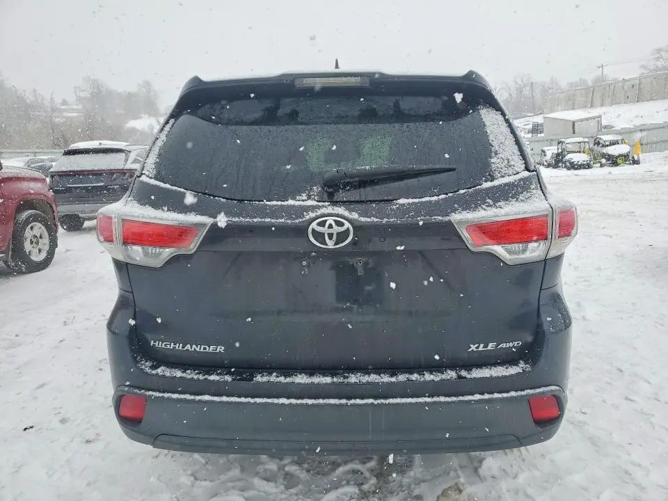 2015 TOYOTA HIGHLANDER XLE  