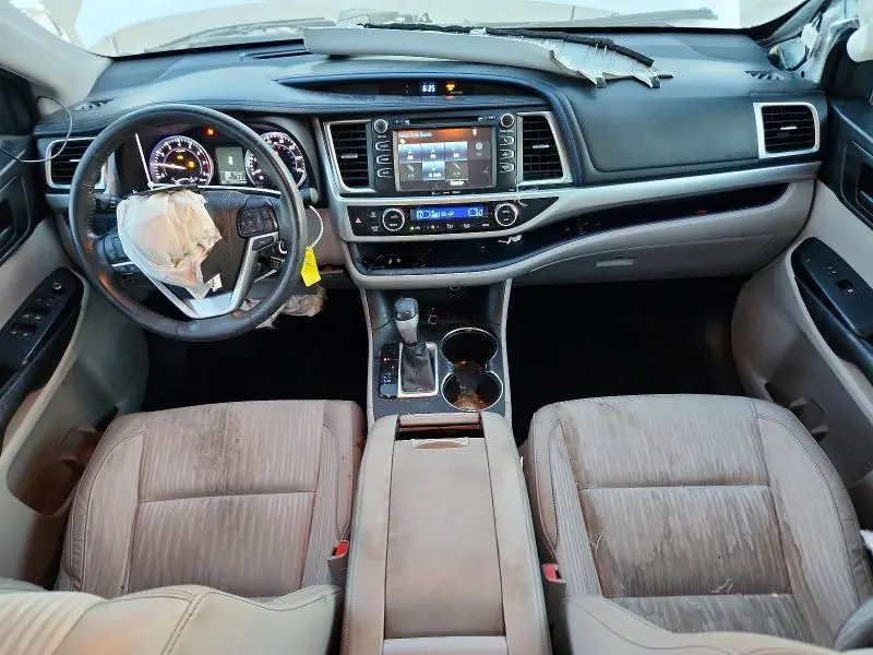 2016 TOYOTA HIGHLANDER LE PLUS  