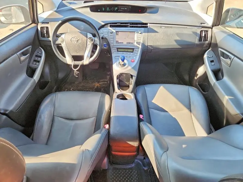 2012 TOYOTA PRIUS PLUG-IN   