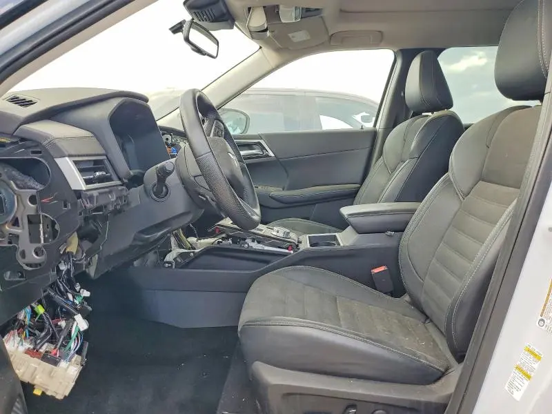 2023 MITSUBISHI OUTLANDER SE  