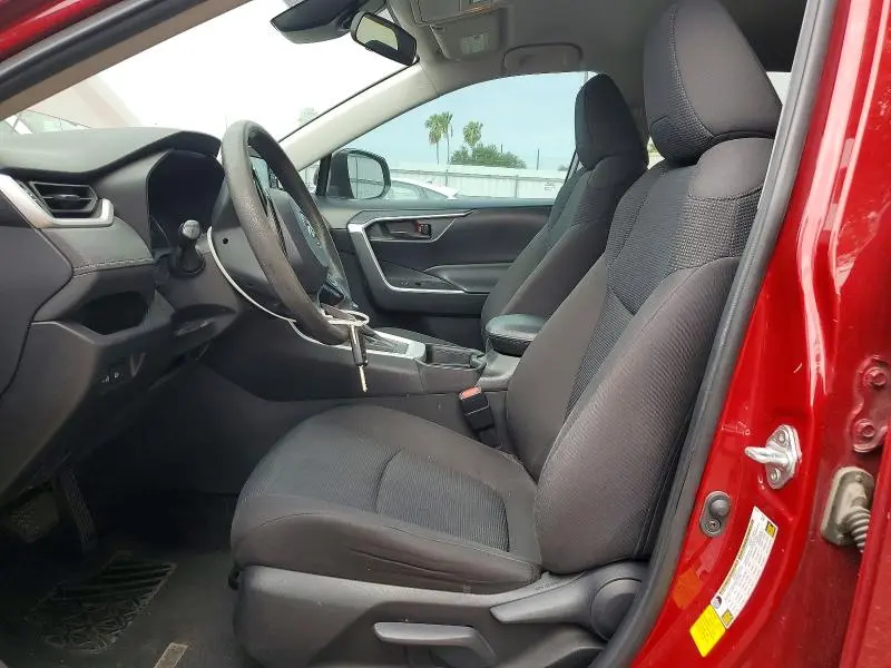 2021 TOYOTA RAV4 LE  