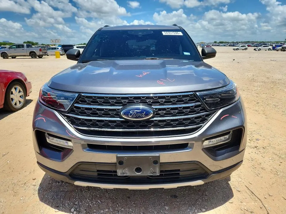 2022 FORD EXPLORER XLT  