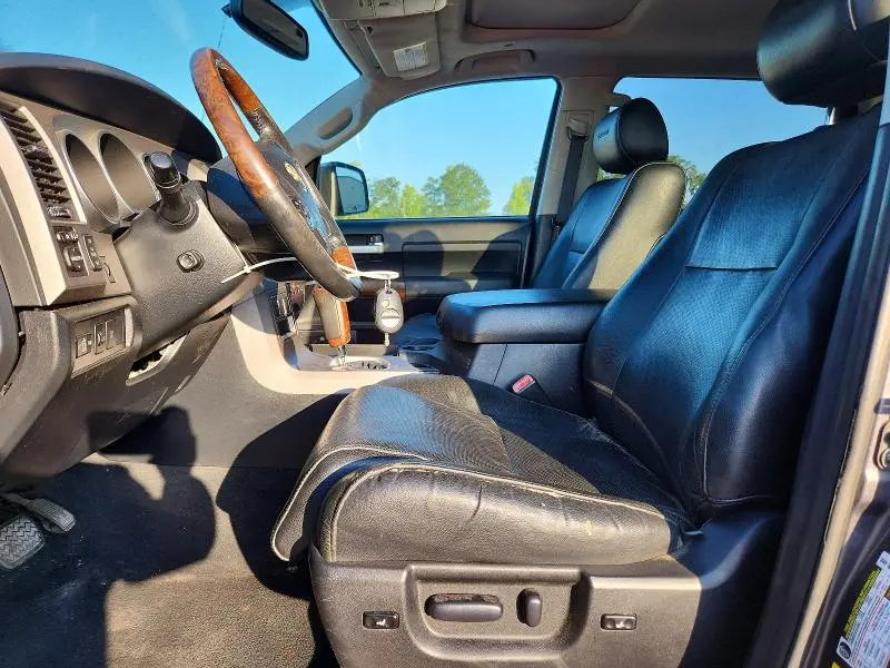 2011 TOYOTA TUNDRA CREWMAX LIMITED  