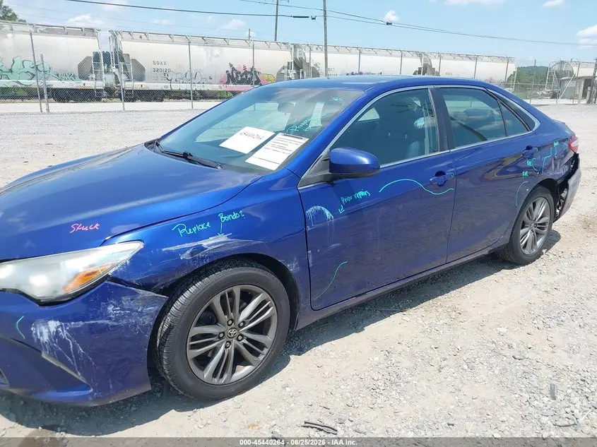 2015 TOYOTA CAMRY SE