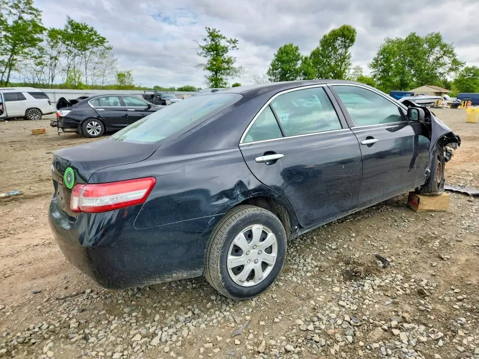 2011 TOYOTA CAMRY LE  