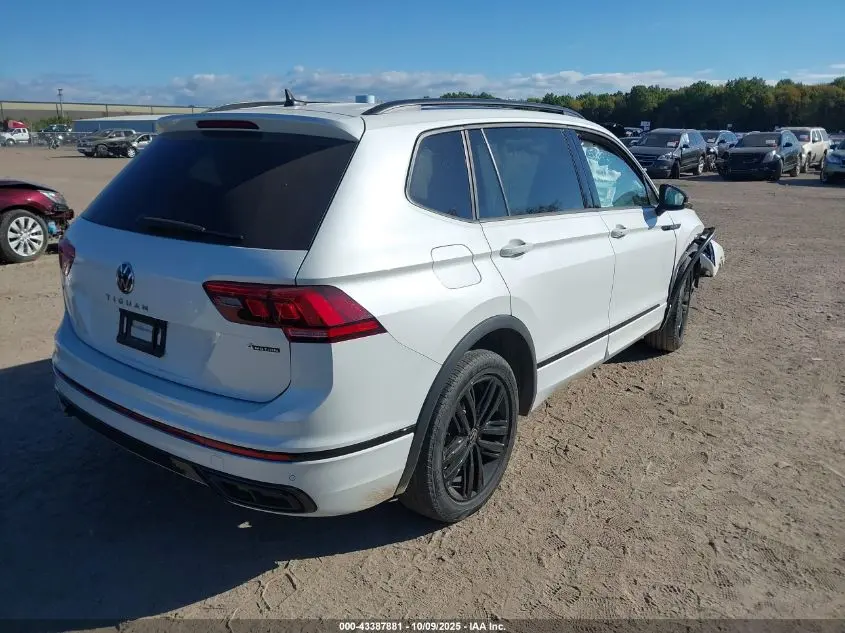 2022 VOLKSWAGEN TIGUAN SE R-LINE BLACK