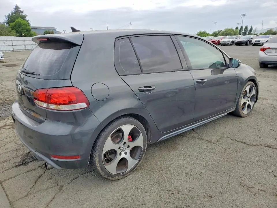 2013 VOLKSWAGEN GTI   