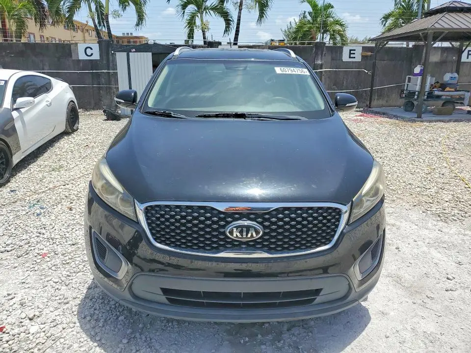 2017 KIA SORENTO LX  