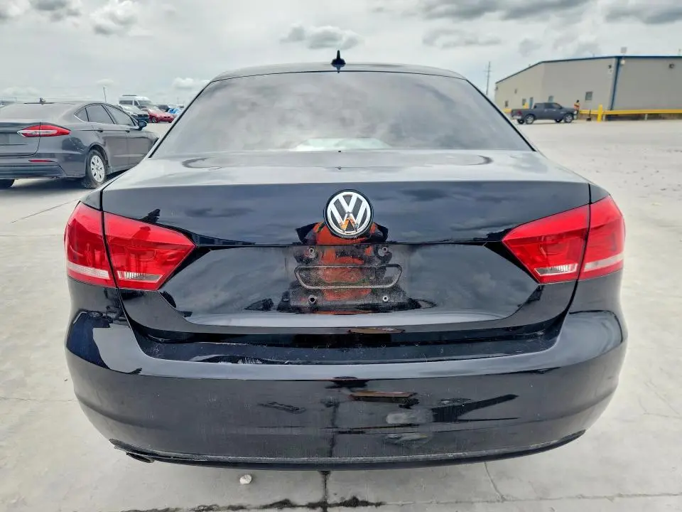 2013 VOLKSWAGEN PASSAT SE  