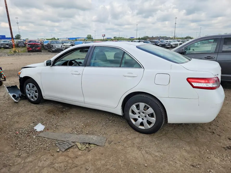 2011 TOYOTA CAMRY LE  