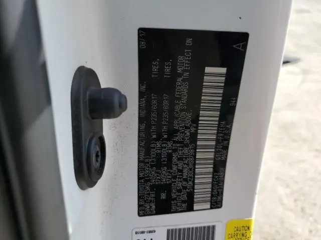 2017 TOYOTA SIENNA LE  