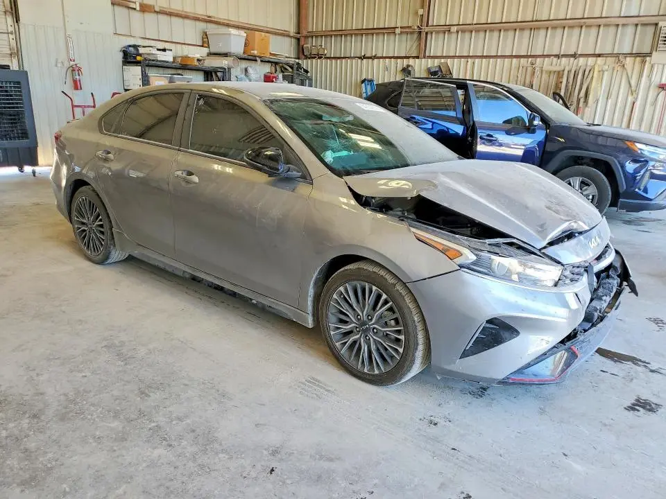 2024 KIA FORTE GT LINE  