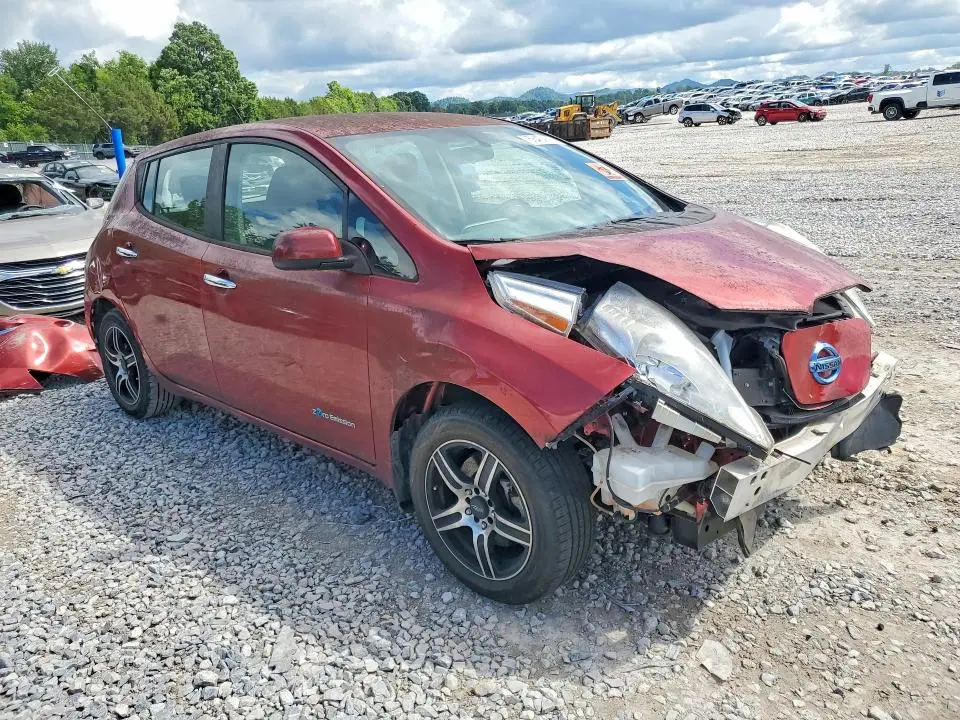 2015 NISSAN LEAF S  