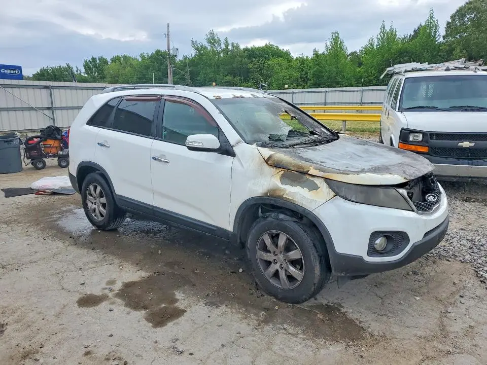 2011 KIA SORENTO LX  